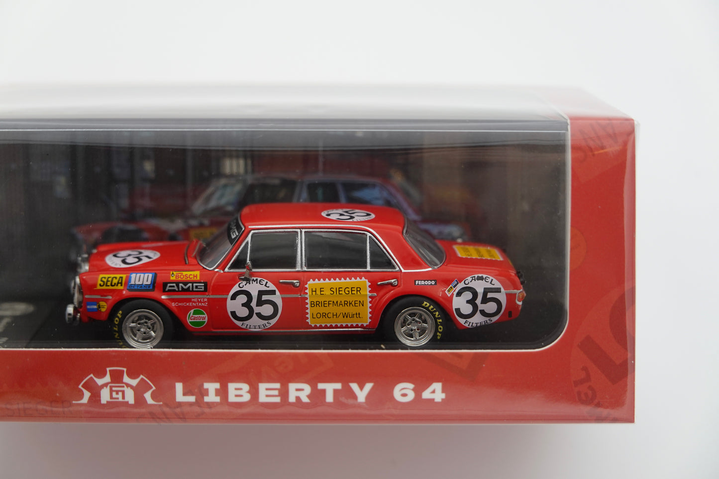 Liberty64 | Mercedes-Benz 300SEL 6.3 V8 Red Pig W109 AMG | 1:64