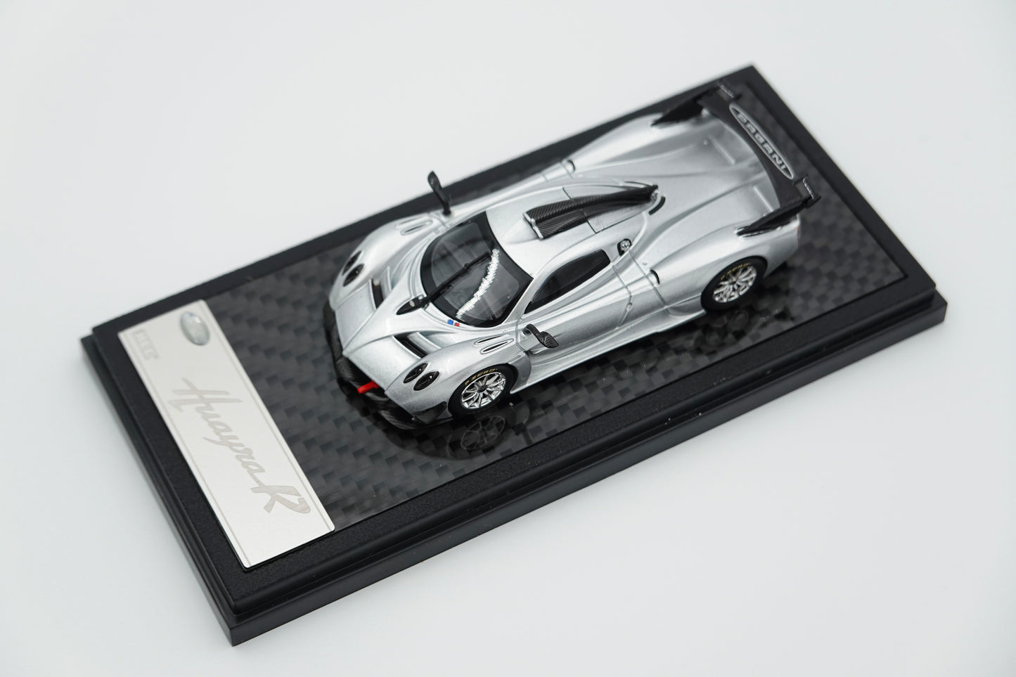 LCD Models | Pagani Huayra R | 1:64