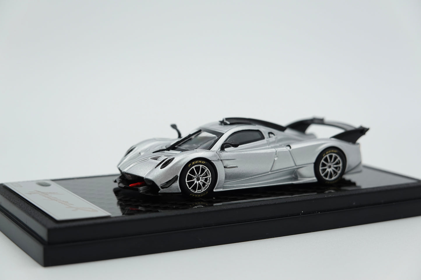 LCD Models | Pagani Huayra R | 1:64