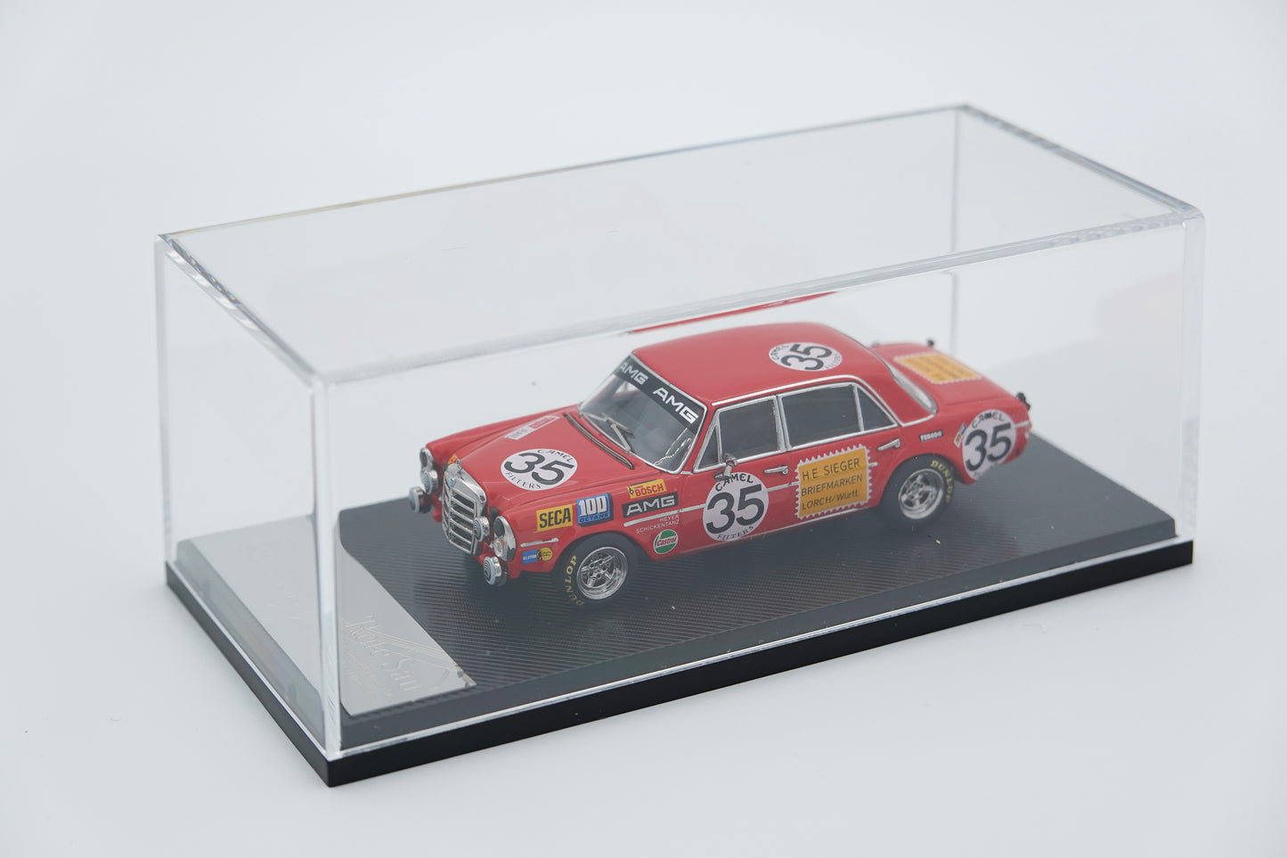 Liberty64 | Mercedes-Benz 300SEL 6.3 V8 Red Pig W109 AMG | 1:64