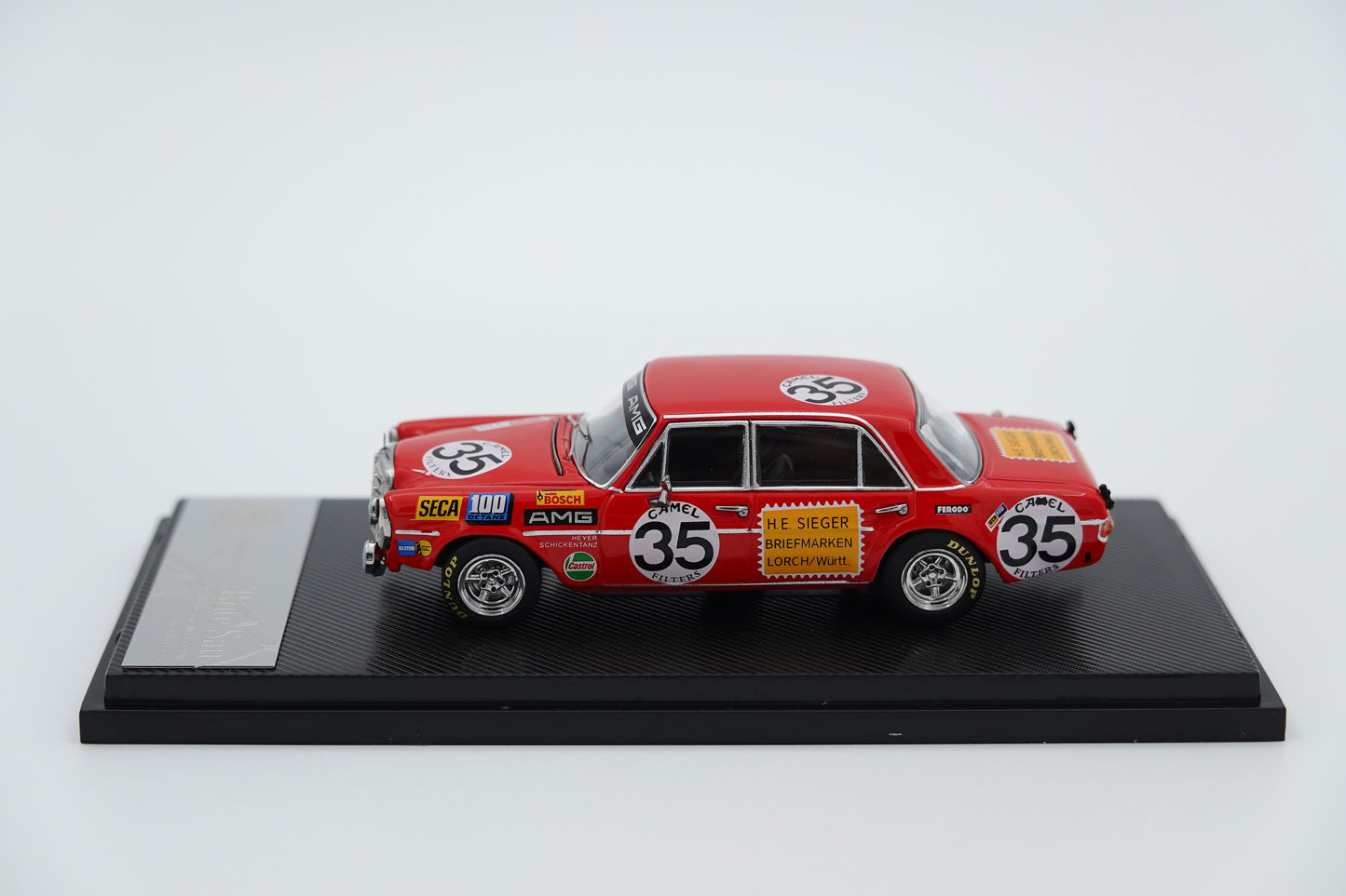 Liberty64 | Mercedes-Benz 300SEL 6.3 V8 Red Pig W109 AMG | 1:64