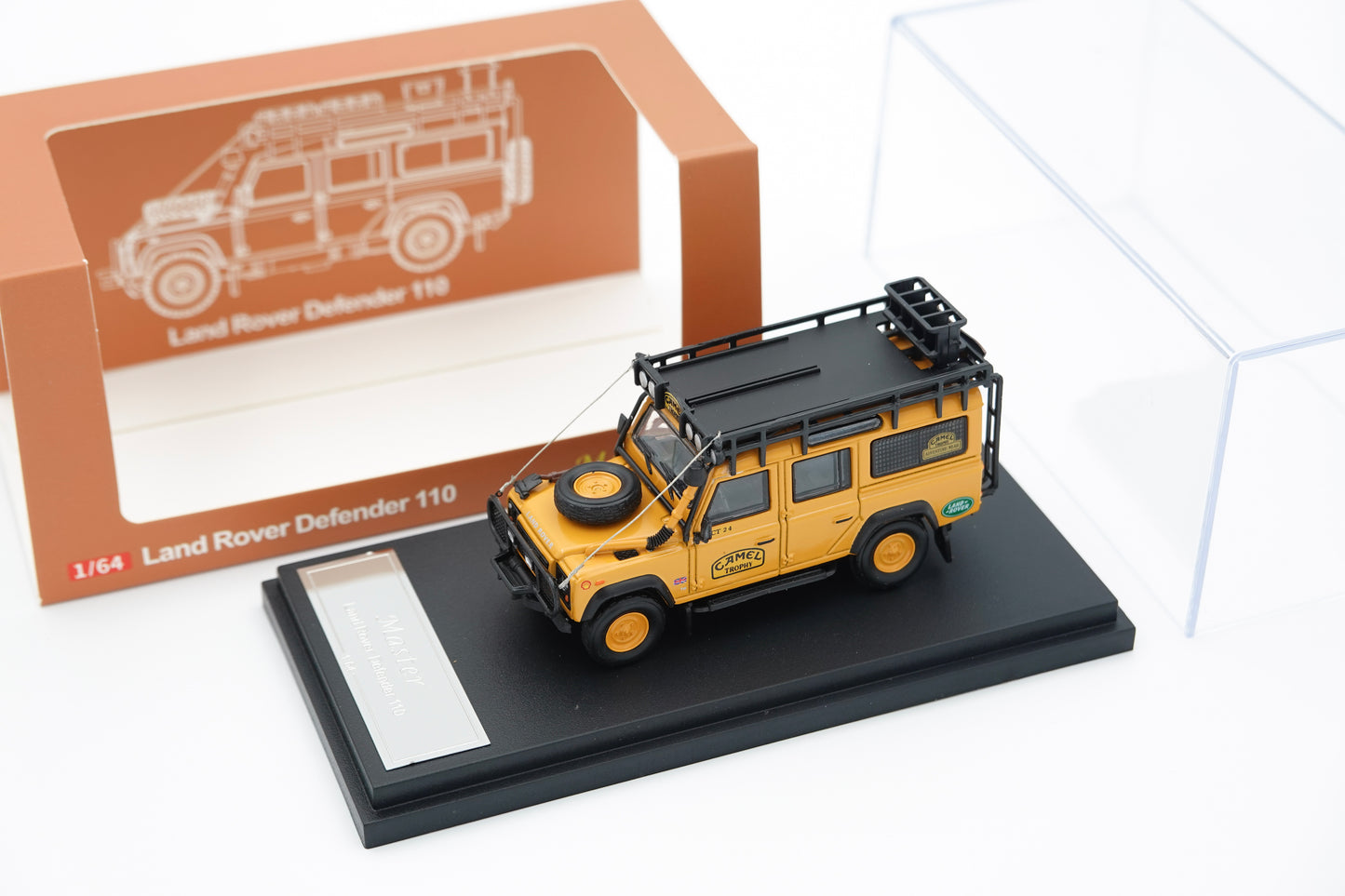 Master | Land Rover Defender 110 Camel Trophy | 1:64