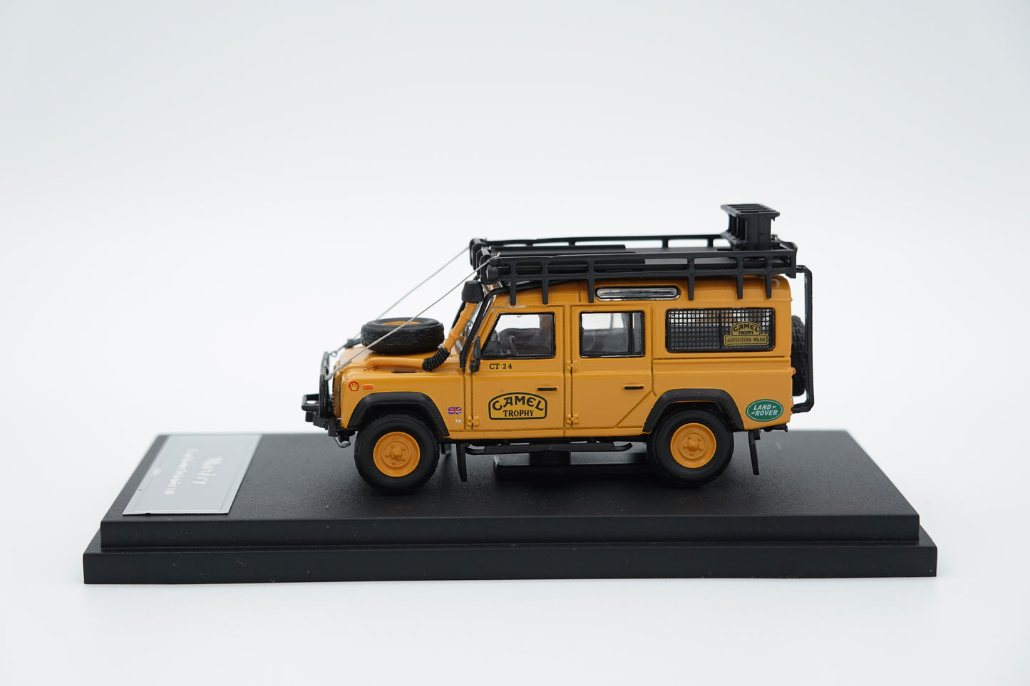 Master | Land Rover Defender 110 Camel Trophy | 1:64