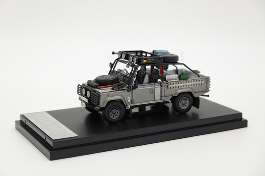 STREET WARRIOR | Land Rover Defender Tomb Raider | 1:64