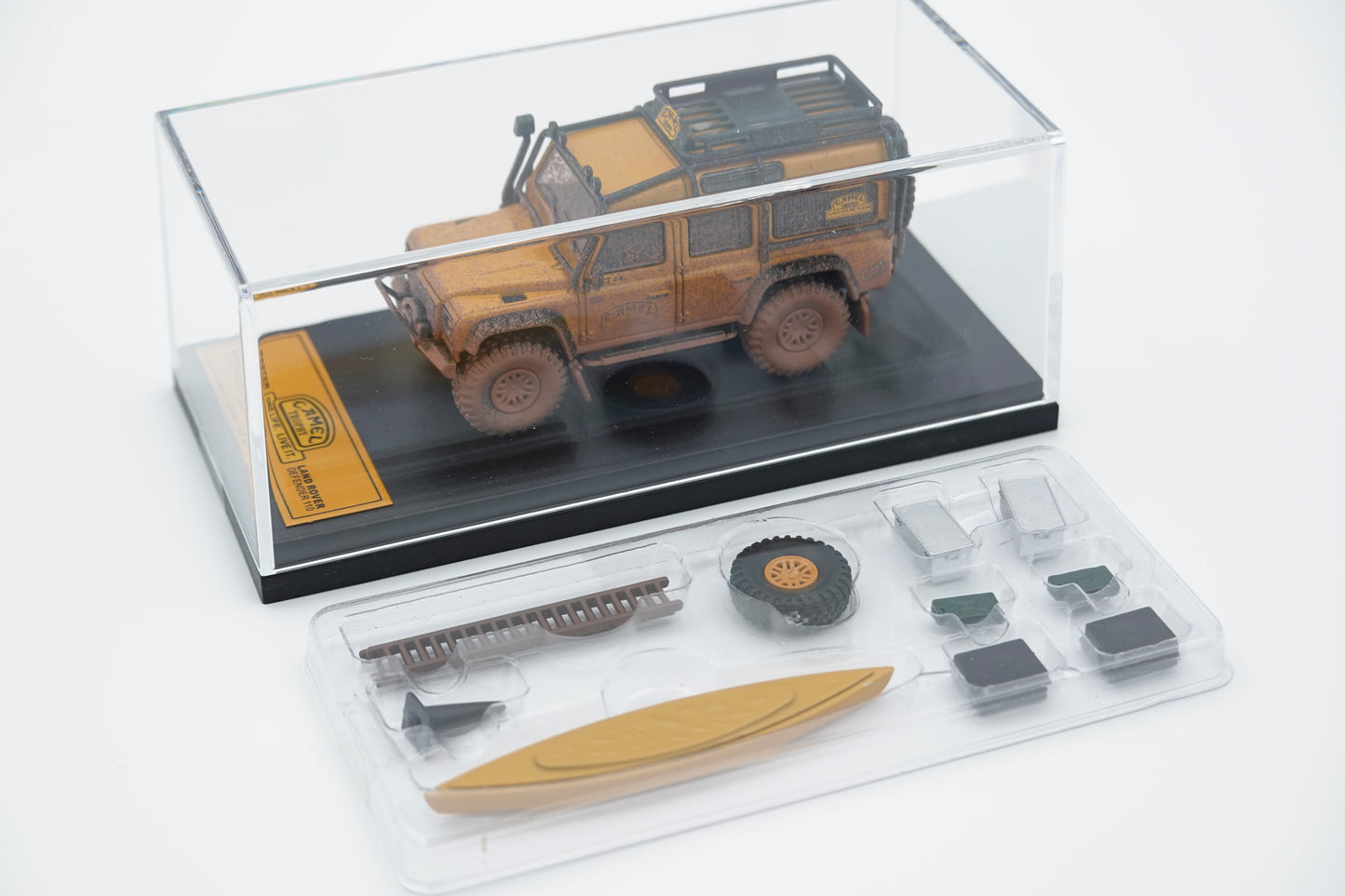 Decode | LandRover Defender110 Camel Trophy Rally Dirty Version | 1:64