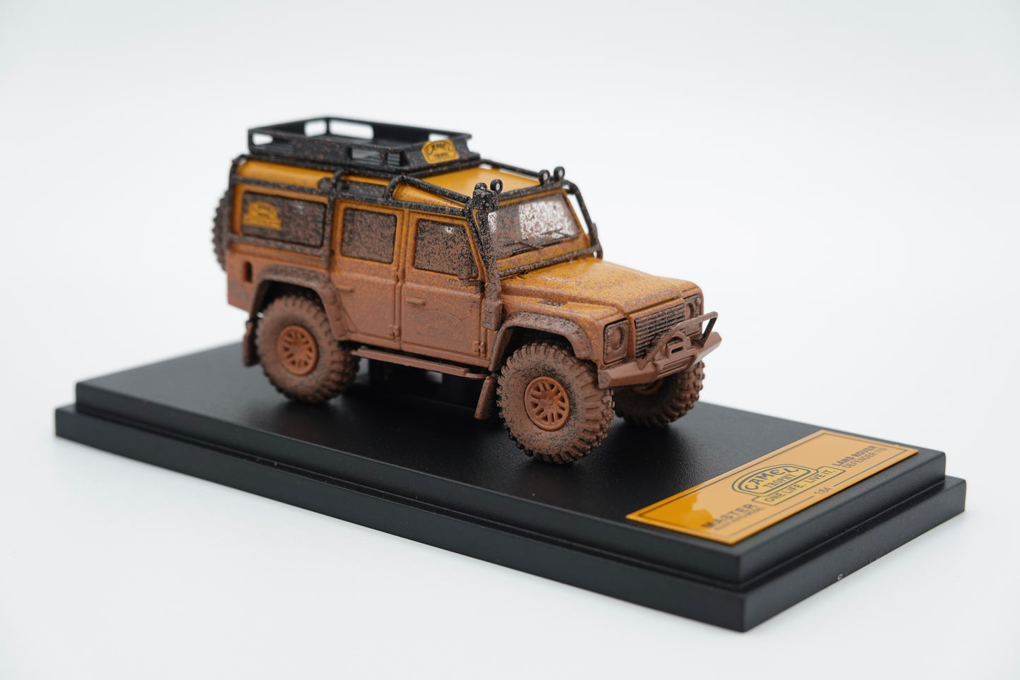 Decode | LandRover Defender110 Camel Trophy Rally Dirty Version | 1:64