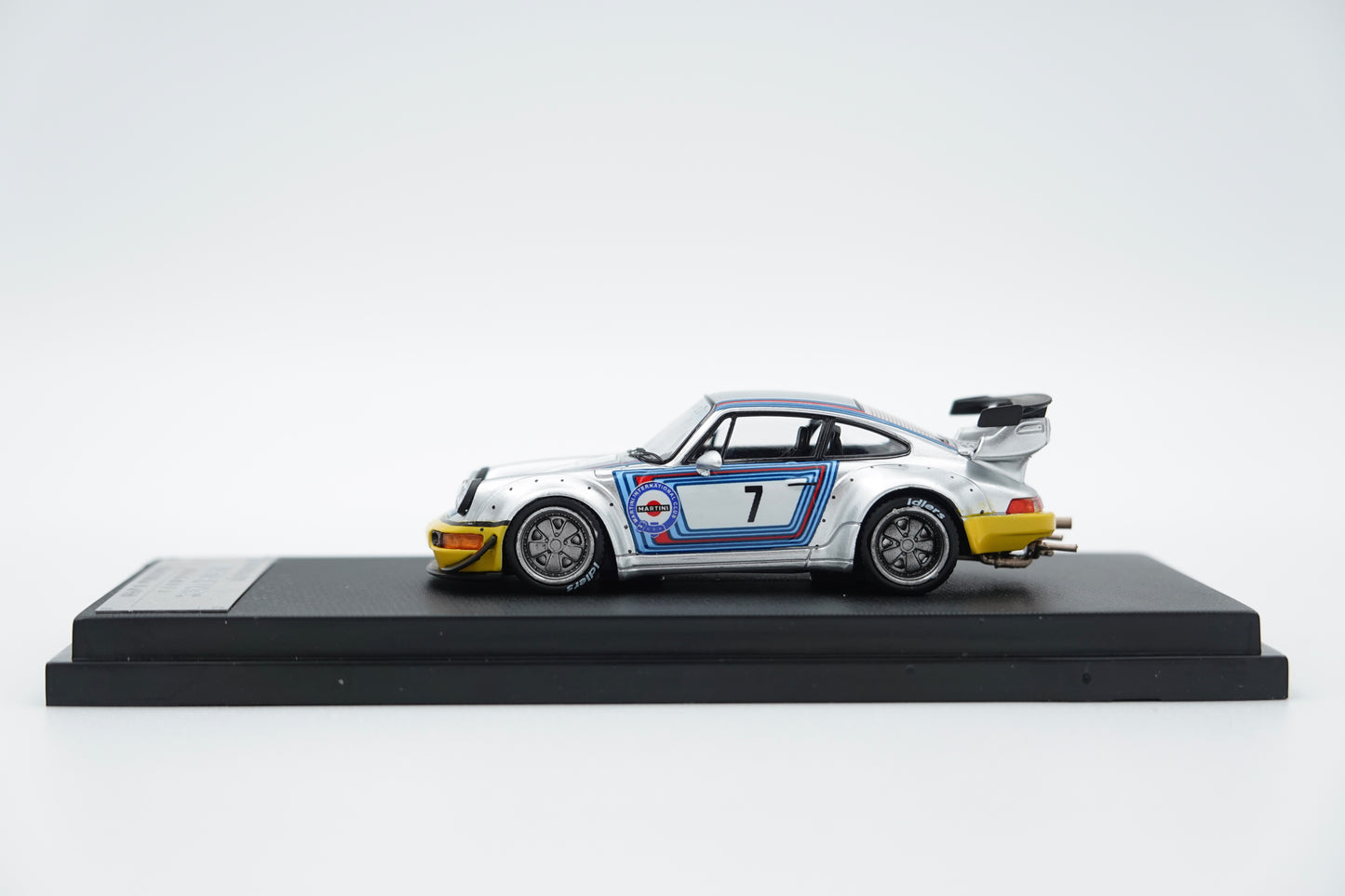 STREET WEAPON | RAUH-Welt Porsche RWB 964 Martini Racing | 1:64