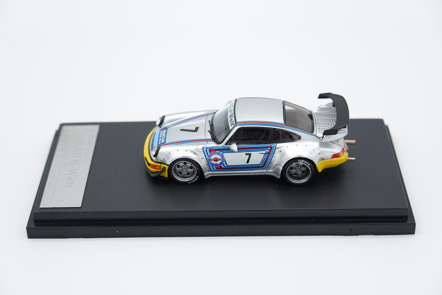 STREET WEAPON | RAUH-Welt Porsche RWB 964 Martini Racing | 1:64