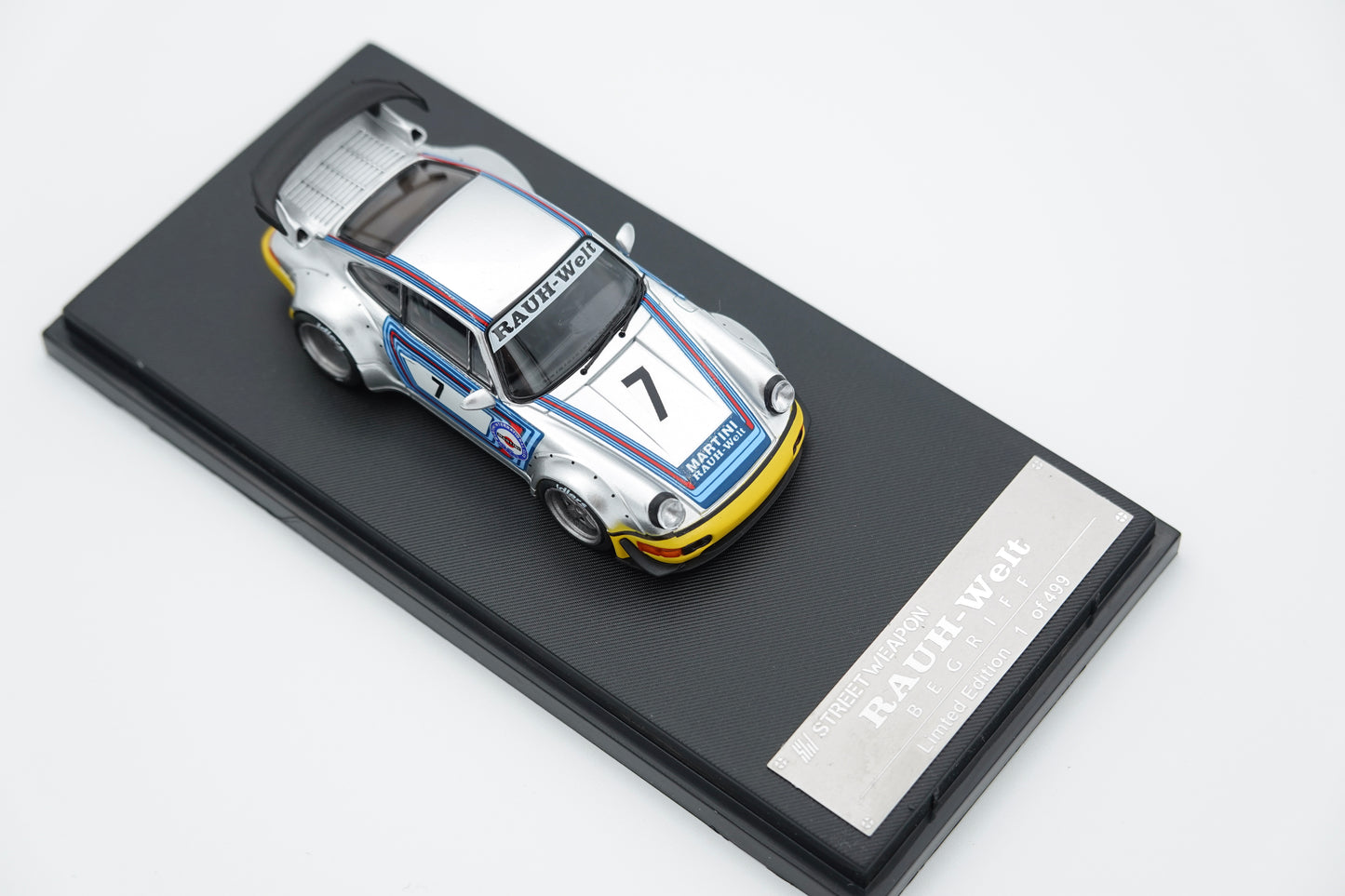 STREET WEAPON | RAUH-Welt Porsche RWB 964 Martini Racing | 1:64