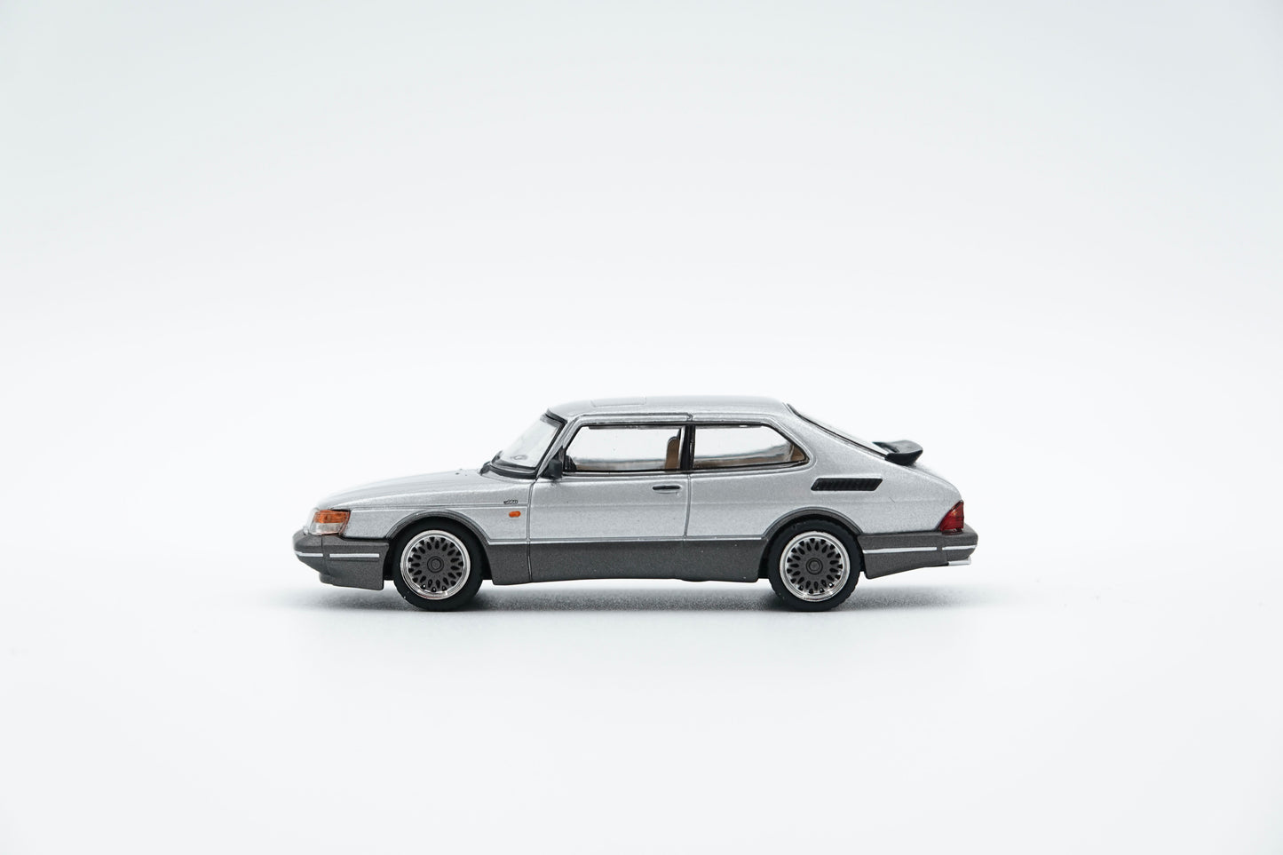 Tarmac | SAAB 900 Turbo Silver | 1:64