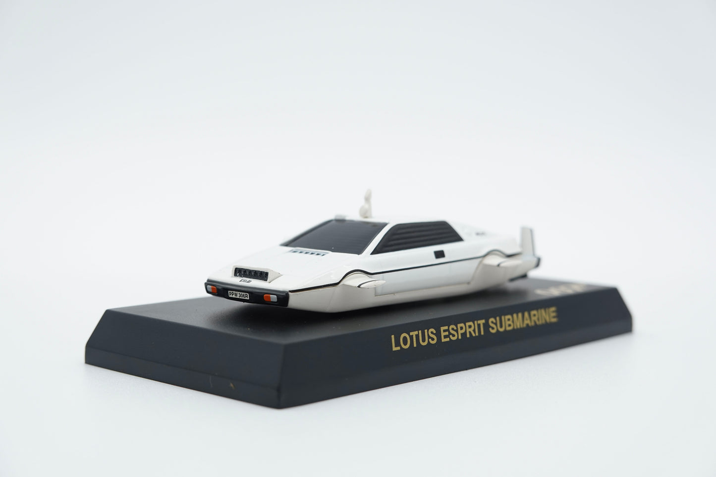 Kyosho | Lotus Esprit S1 Submarine 007 The Spy Who Loved Me "Wet Nellie" | 1:64