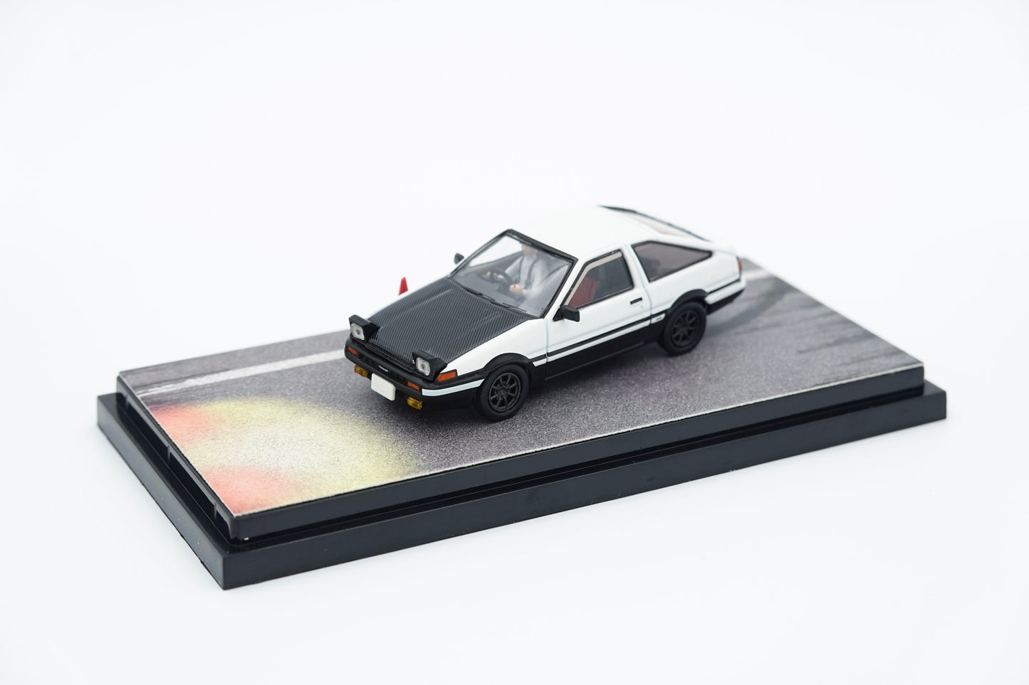 Hobby Japan | Toyota Sprinter Trueno GT Apex AE86 Initial D | 1:64