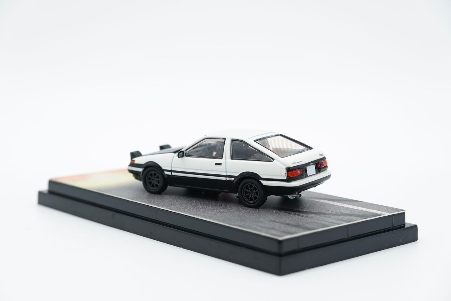 Hobby Japan | Toyota Sprinter Trueno GT Apex AE86 Initial D | 1:64