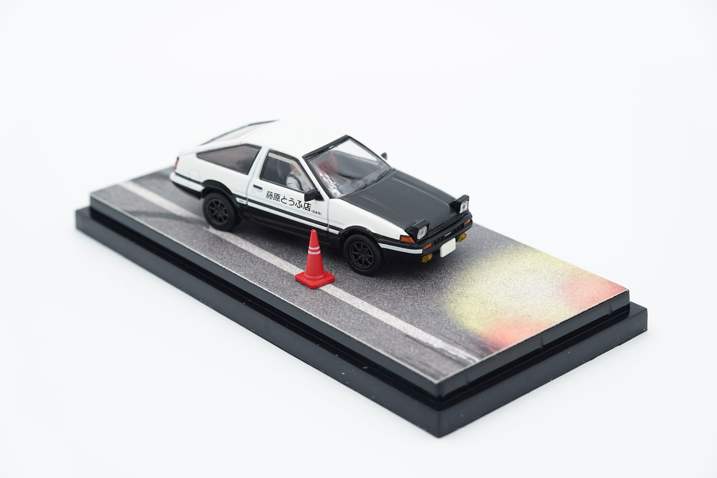 Hobby Japan | Toyota Sprinter Trueno GT Apex AE86 Initial D | 1:64