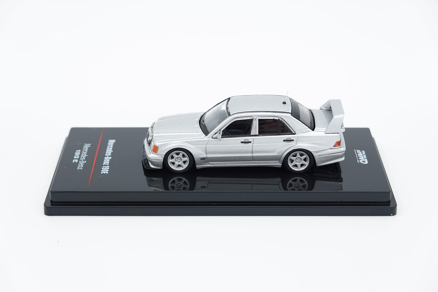 INNO64 | Mercedes-Benz 190E Silver | 1:64