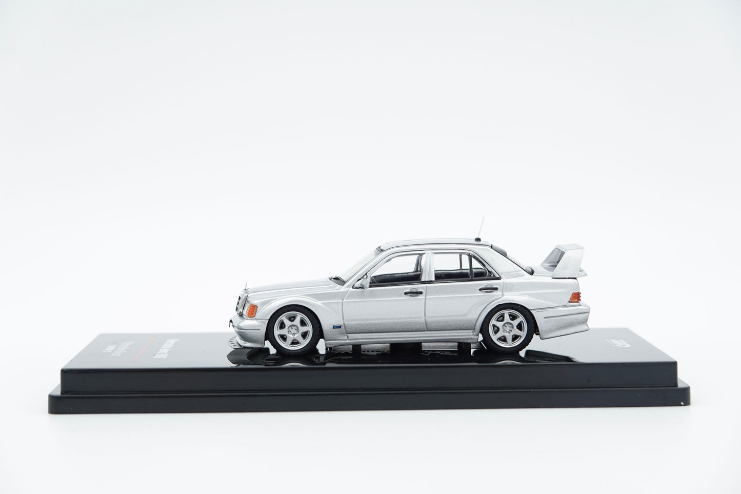INNO64 | Mercedes-Benz 190E Silver | 1:64