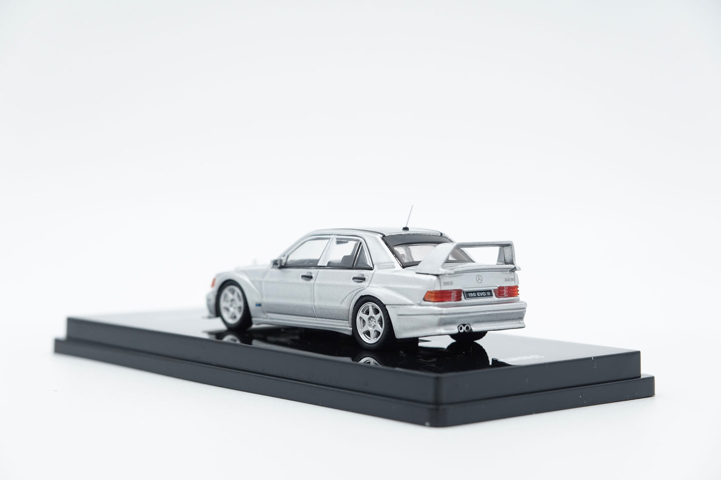 INNO64 | Mercedes-Benz 190E Silver | 1:64