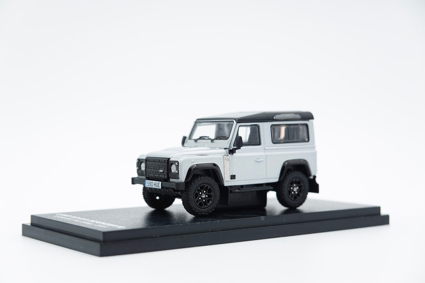 Almost Real ARbox | Land Rover Defender 90 "2,000,000" Pcs Edition 2015 | 1:64