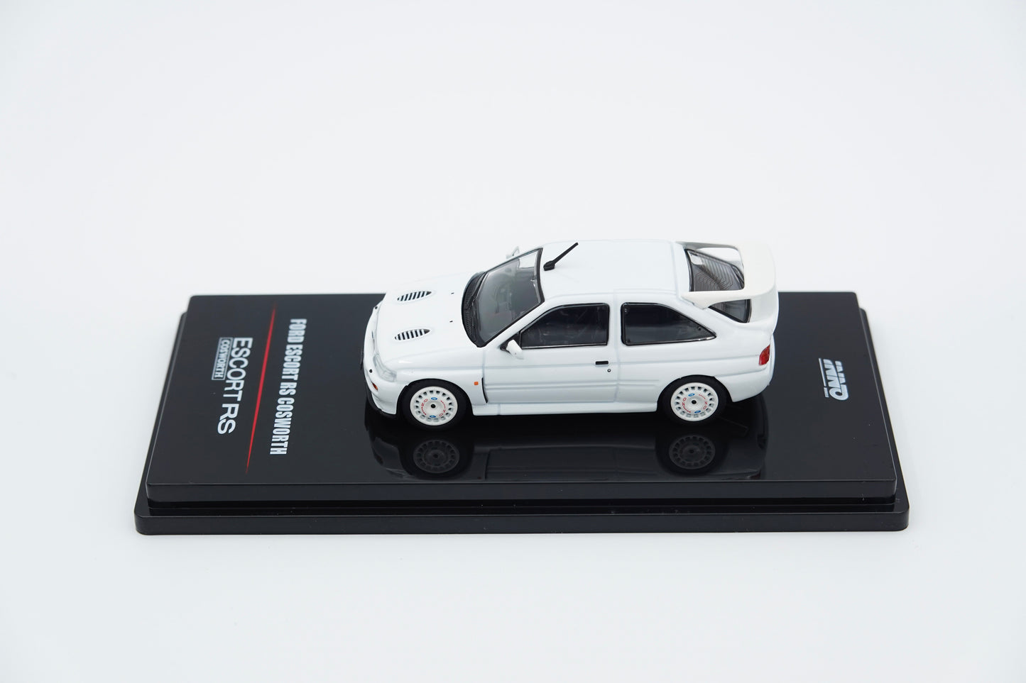 INNO64 | Ford Escort RS Cosworth "OZ Rally Racing Wheels" (LHD) | 1:64